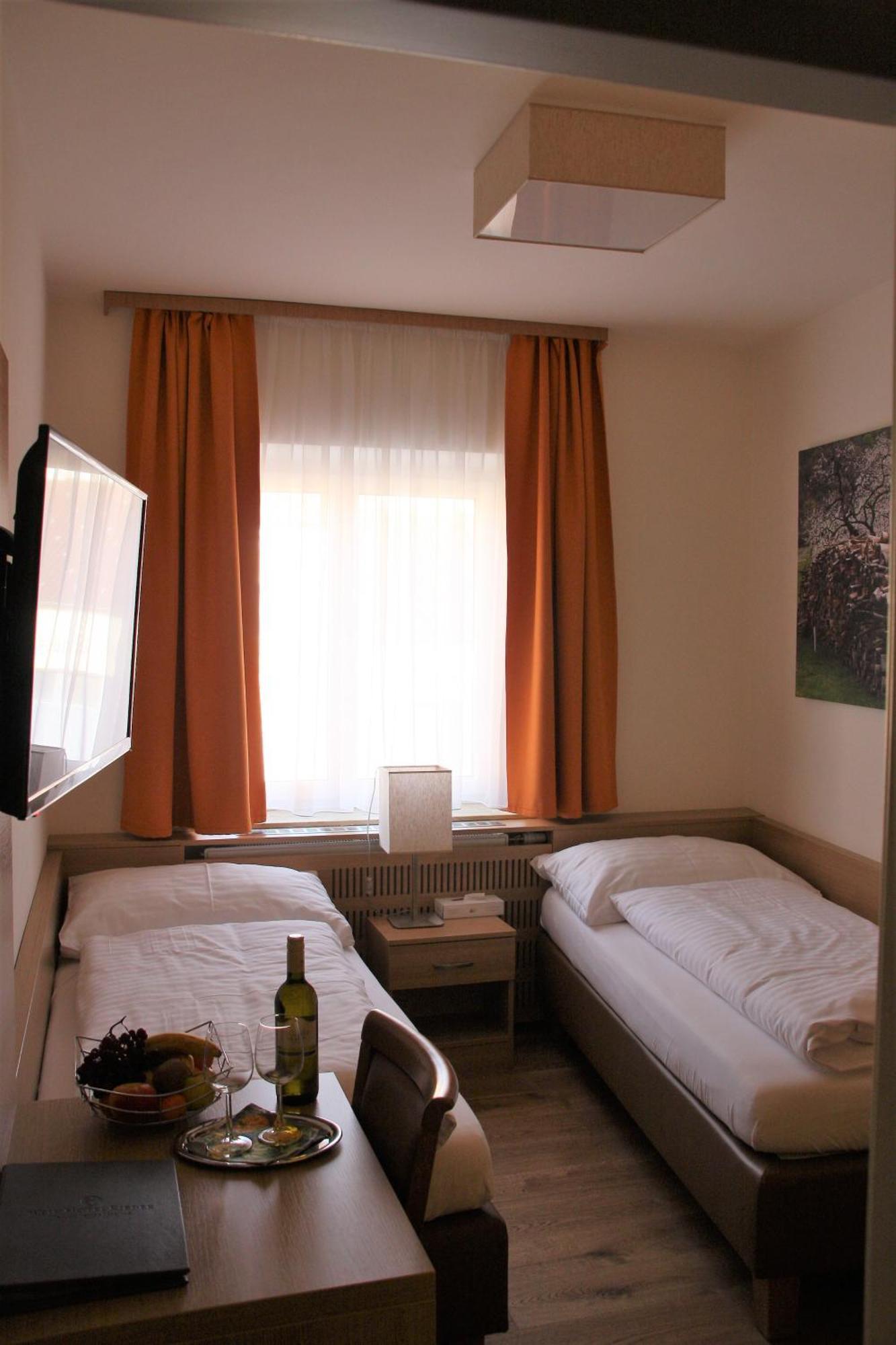Weinhotel Rieder Пойсдорф Екстериор снимка
