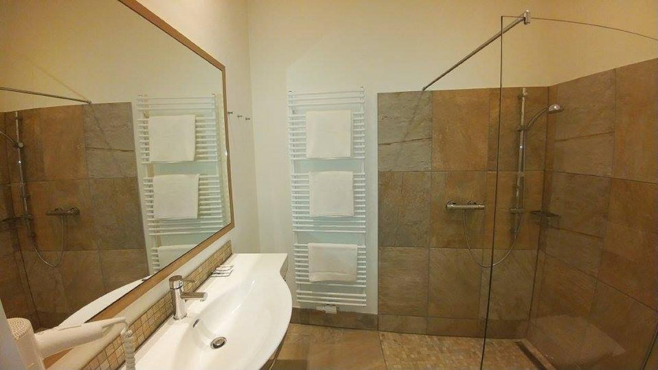 Weinhotel Rieder Пойсдорф Екстериор снимка
