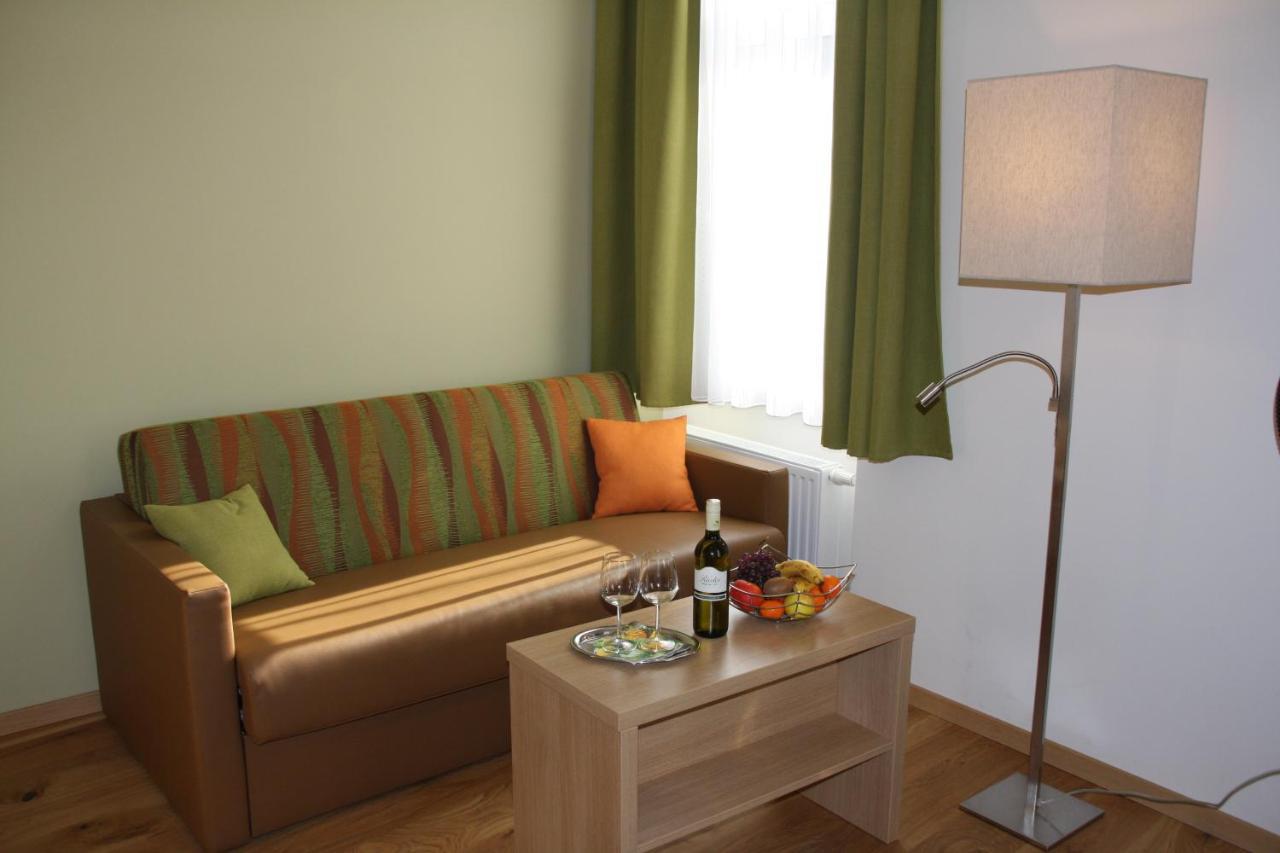Weinhotel Rieder Пойсдорф Екстериор снимка