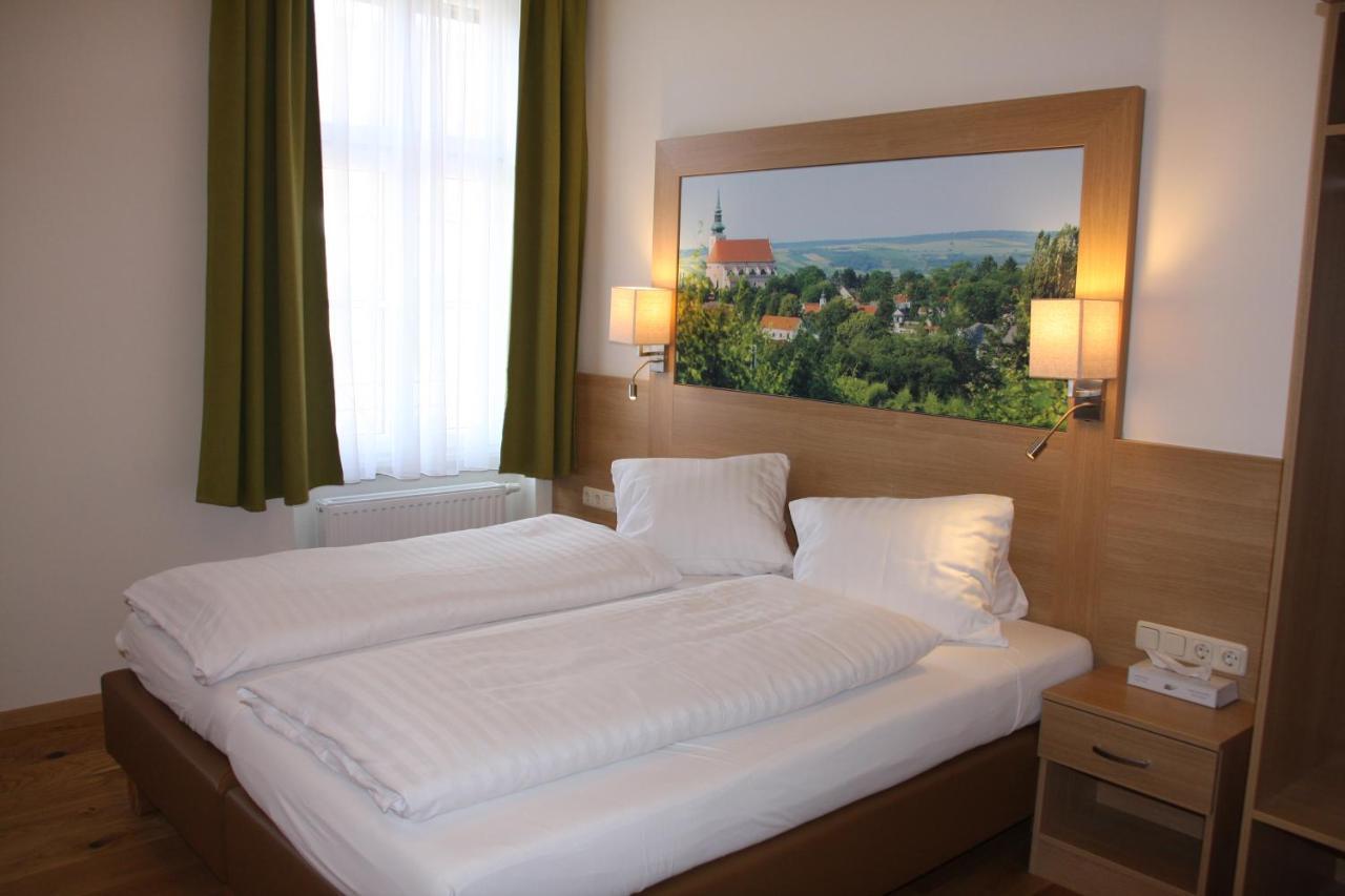 Weinhotel Rieder Пойсдорф Екстериор снимка