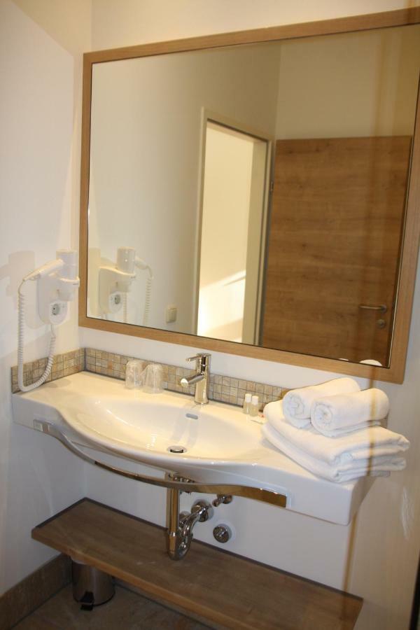 Weinhotel Rieder Пойсдорф Екстериор снимка
